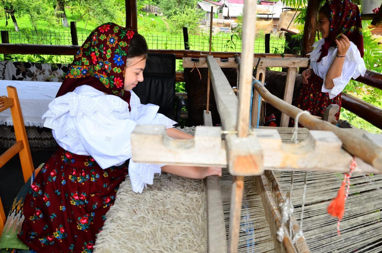 Pensiunea Rustic Oncesti Luaran gambar