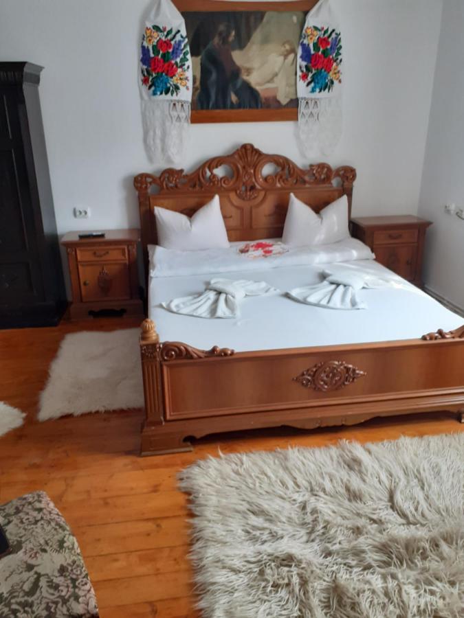 Pensiunea Rustic Oncesti Luaran gambar