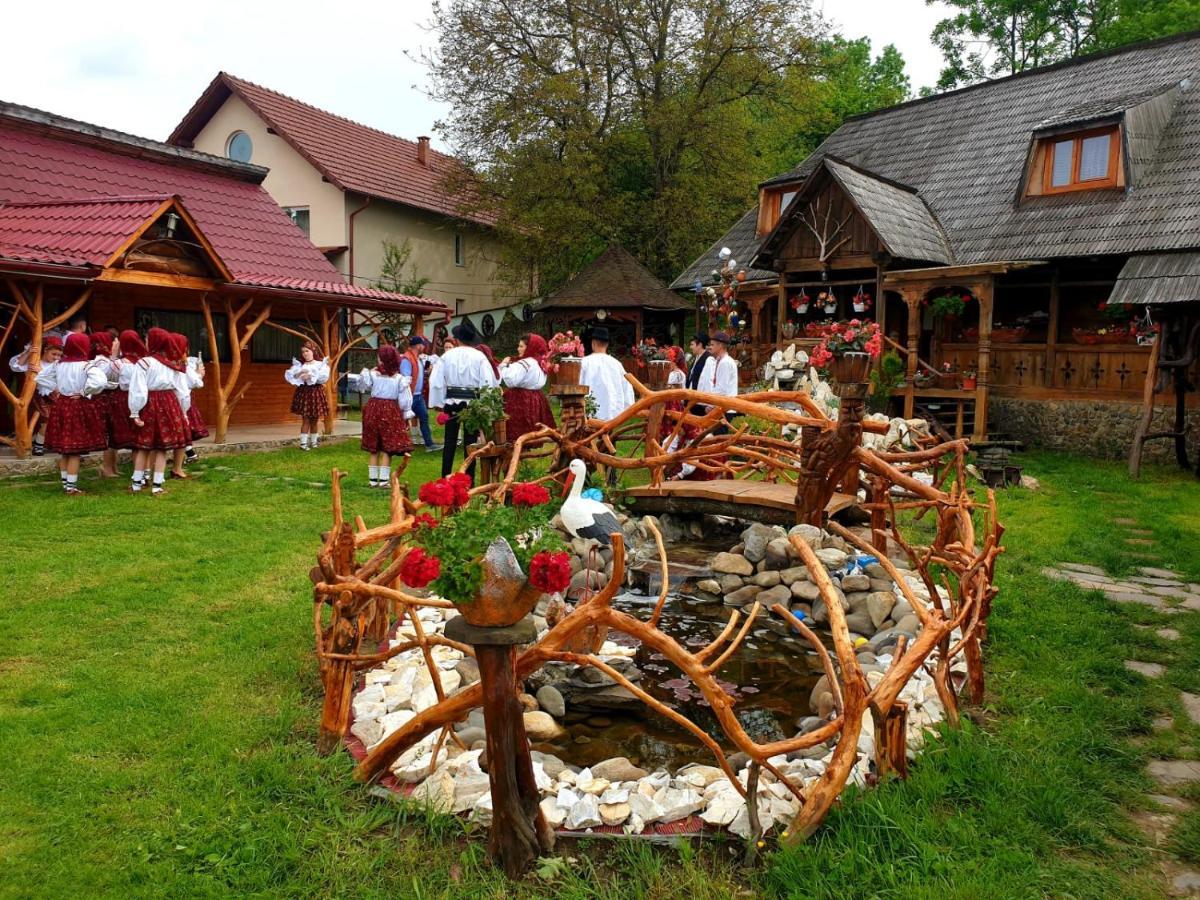 Pensiunea Rustic Oncesti Luaran gambar